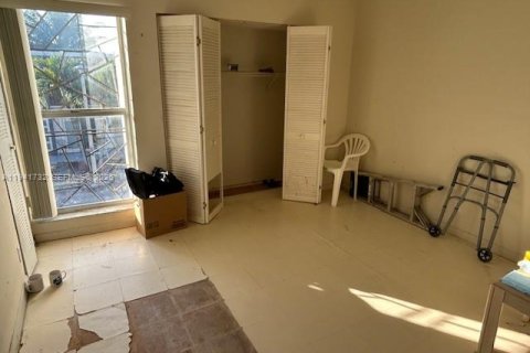 Condo in Miami, Florida, 2 bedrooms  № 1998641 - photo 7