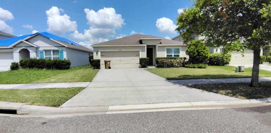 Villa ou maison à Kissimmee, Floride 4 chambres, 169.83 m2 № 2114982