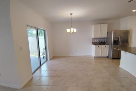 Villa ou maison à louer à Kissimmee, Floride: 4 chambres, 169.83 m2 № 2114982 - photo 3