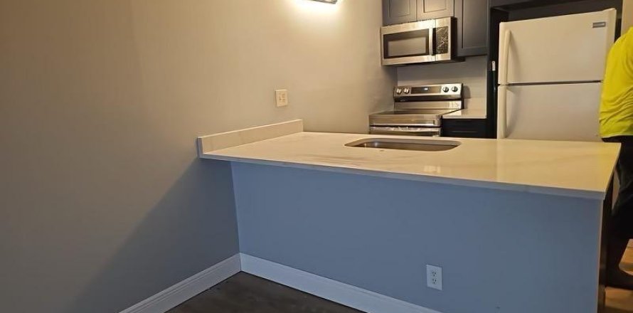 Condo in Coral Springs, Florida, 1 bedroom № 1222525
