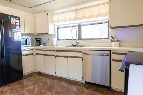 House in Largo, Florida 3 bedrooms, 125.23 sq.m. № 2151383 - photo 6