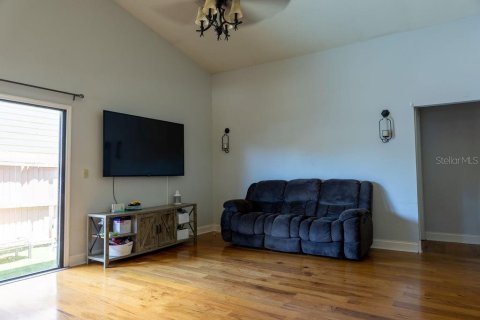 House in Largo, Florida 3 bedrooms, 125.23 sq.m. № 2151383 - photo 8