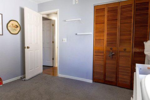 House in Largo, Florida 3 bedrooms, 125.23 sq.m. № 2151383 - photo 19