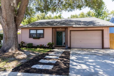 House in Largo, Florida 3 bedrooms, 125.23 sq.m. № 2151383