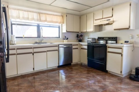House in Largo, Florida 3 bedrooms, 125.23 sq.m. № 2151383 - photo 5
