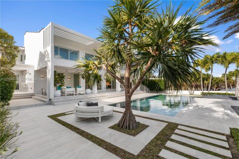 Villa ou maison à vendre à Key Biscayne, Floride: 6 chambres, 576.74 m2 № 2145698 - photo 2