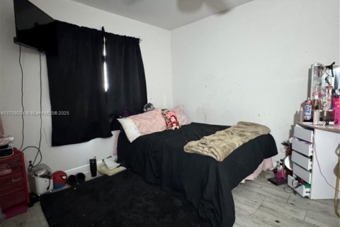 Casa en venta en Cape Coral, Florida, 4 dormitorios № 2032862 - foto 18