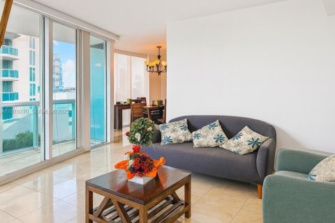 Condominio en venta en Aventura, Florida, 74.32 m2 № 1986122 - foto 2