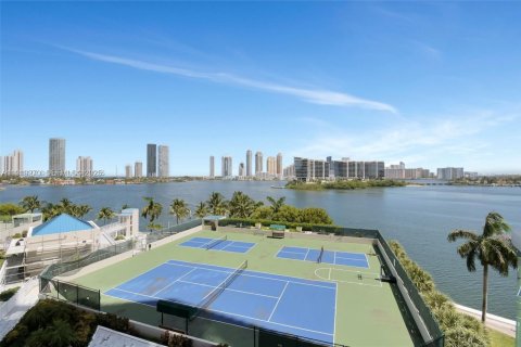 Condominio en venta en Aventura, Florida, 74.32 m2 № 1986122 - foto 23