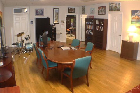 Immobilier commercial à vendre à Coral Springs, Floride № 2153375 - photo 6