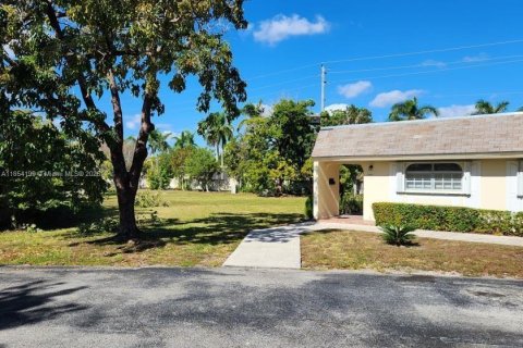 Condo in Miami, Florida, 2 bedrooms  № 1871995 - photo 3