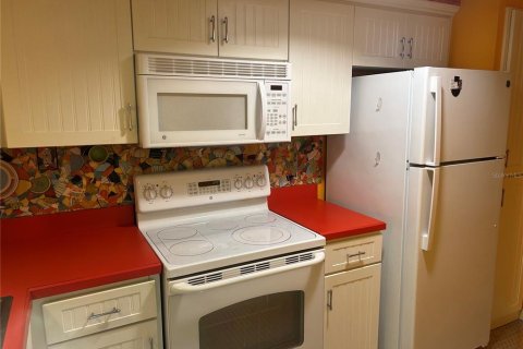 Copropriété à louer à Saint Petersburg, Floride: 1 chambre, 60.85 m2 № 2150573 - photo 8