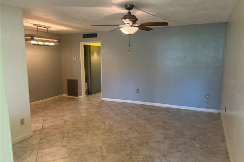 Copropriété à louer à Saint Petersburg, Floride: 1 chambre, 60.85 m2 № 2150573 - photo 4