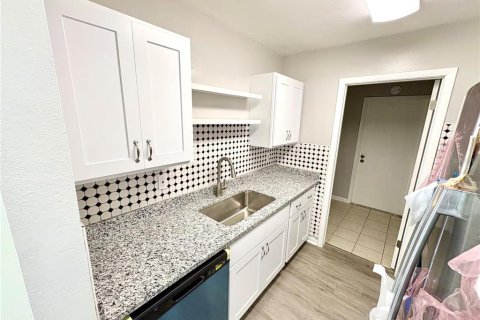 Купить виллу или дом в Спринг-Хилл, Флорида 10 комнат, 122.17м2, № 1917013 - фото 9