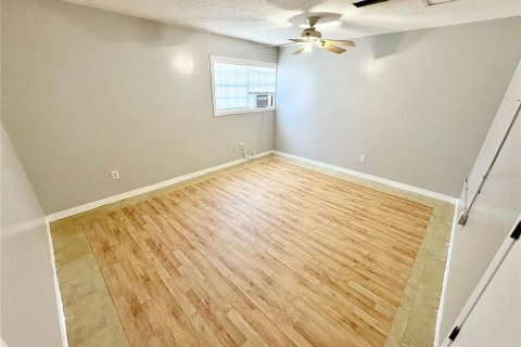 Casa en venta en Spring Hill, Florida, 3 dormitorios, 122.17 m2 № 1917013 - foto 15