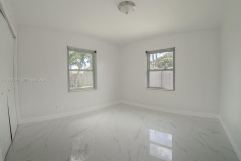 Снять в аренду виллу или дом в Хомстед, Флорида 2 спальни, 83.7м2, № 1991487 - фото 15