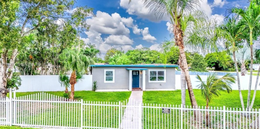 Дом в Хомстед, Флорида 2 спальни, 83.7м2 № 1991487