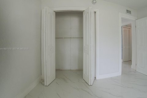 Снять в аренду виллу или дом в Хомстед, Флорида 2 спальни, 83.7м2, № 1991487 - фото 11