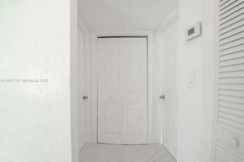Снять в аренду виллу или дом в Хомстед, Флорида 2 спальни, 83.7м2, № 1991487 - фото 13