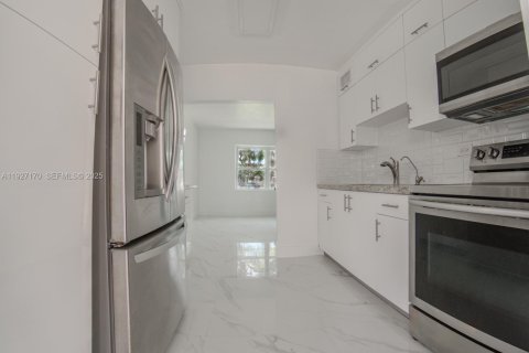 Снять в аренду виллу или дом в Хомстед, Флорида 2 спальни, 83.7м2, № 1991487 - фото 7