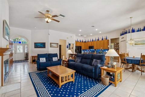 House in Tarpon Springs, Florida 4 bedrooms, 291.43 sq.m. № 2234546 - photo 19