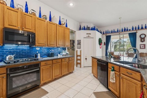 House in Tarpon Springs, Florida 4 bedrooms, 291.43 sq.m. № 2234546 - photo 14