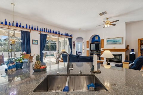 House in Tarpon Springs, Florida 4 bedrooms, 291.43 sq.m. № 2234546 - photo 17
