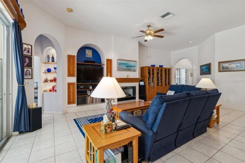 House in Tarpon Springs, Florida 4 bedrooms, 291.43 sq.m. № 2234546 - photo 22