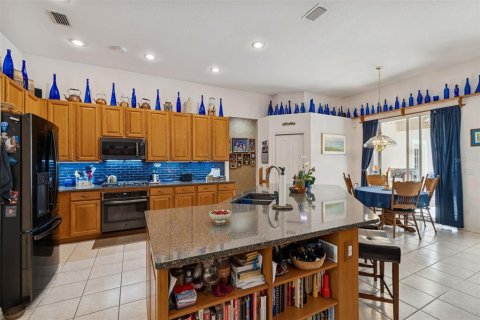 House in Tarpon Springs, Florida 4 bedrooms, 291.43 sq.m. № 2234546 - photo 10