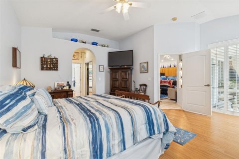 House in Tarpon Springs, Florida 4 bedrooms, 291.43 sq.m. № 2234546 - photo 28