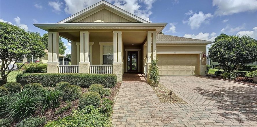 House in Groveland, Florida 3 bedrooms, 170.75 sq.m. № 1780615