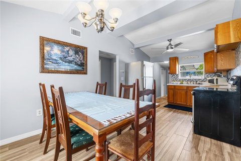 Casa en venta en Saint Petersburg, Florida, 2 dormitorios, 80.27 m2 № 2303151 - foto 6