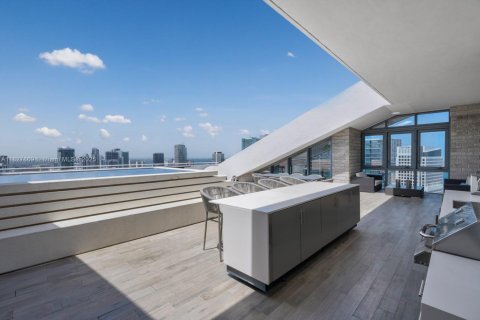 Copropriété à louer à Miami, Floride: 4 chambres, 335.01 m2 № 1801165 - photo 26