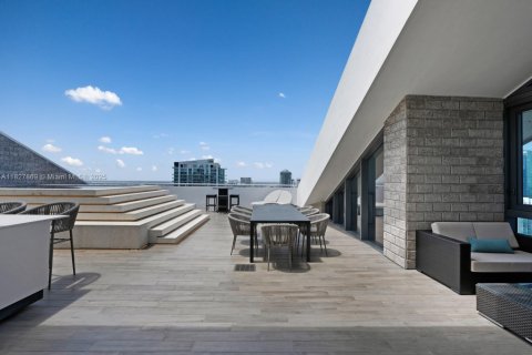 Copropriété à louer à Miami, Floride: 4 chambres, 335.01 m2 № 1801165 - photo 24