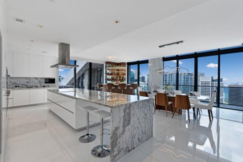 Copropriété à louer à Miami, Floride: 4 chambres, 335.01 m2 № 1801165 - photo 6