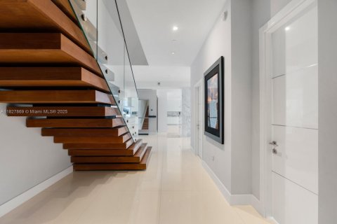 Copropriété à louer à Miami, Floride: 4 chambres, 335.01 m2 № 1801165 - photo 16