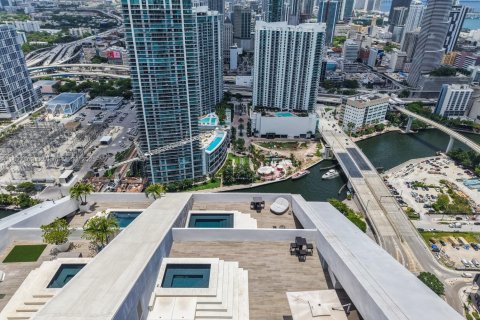 Copropriété à louer à Miami, Floride: 4 chambres, 335.01 m2 № 1801165 - photo 5