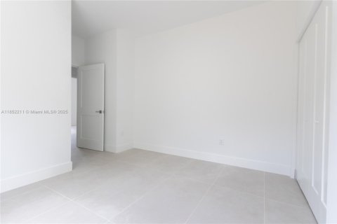 Casa en venta en Miami, Florida, 4 dormitorios, 157.93 m2 № 1858984 - foto 17