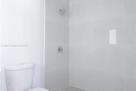 Casa en venta en Miami, Florida, 4 dormitorios, 157.93 m2 № 1858984 - foto 8