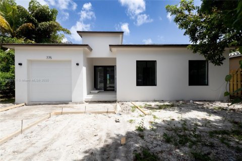 Casa en venta en Miami, Florida, 4 dormitorios, 157.93 m2 № 1858984 - foto 1
