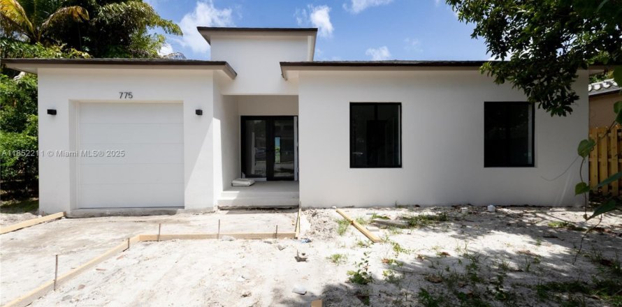 Casa en Miami, Florida 4 dormitorios, 157.93 m2 № 1858984