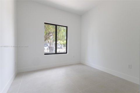 Casa en venta en Miami, Florida, 4 dormitorios, 157.93 m2 № 1858984 - foto 14