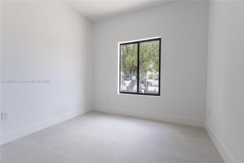 Casa en venta en Miami, Florida, 4 dormitorios, 157.93 m2 № 1858984 - foto 12