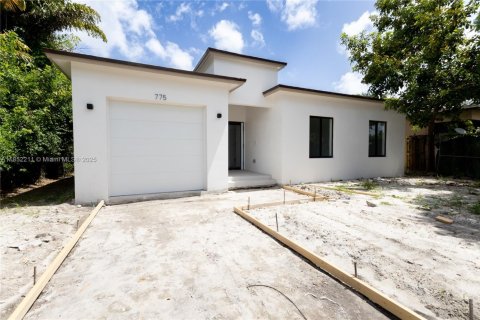 Casa en venta en Miami, Florida, 4 dormitorios, 157.93 m2 № 1858984 - foto 2