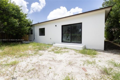 Casa en venta en Miami, Florida, 4 dormitorios, 157.93 m2 № 1858984 - foto 19