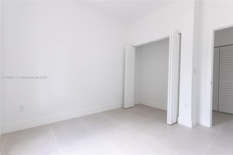 Casa en venta en Miami, Florida, 4 dormitorios, 157.93 m2 № 1858984 - foto 11