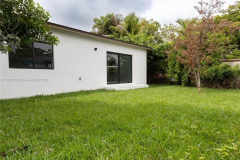 House in Miami, Florida 4 bedrooms, 157.93 sq.m. № 1858984 - photo 21