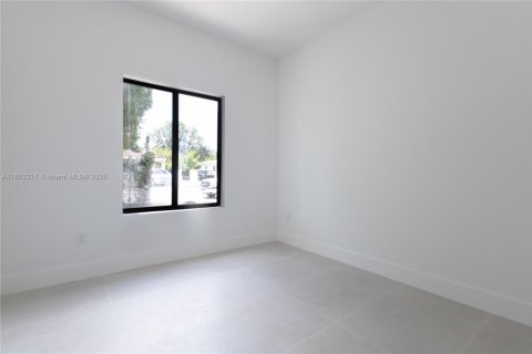 Casa en venta en Miami, Florida, 4 dormitorios, 157.93 m2 № 1858984 - foto 10