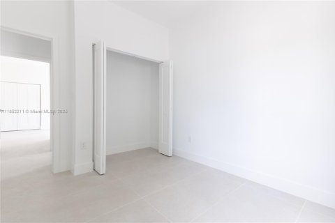 Casa en venta en Miami, Florida, 4 dormitorios, 157.93 m2 № 1858984 - foto 13