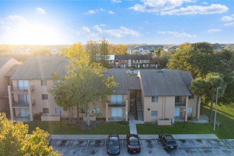 Condo in Orlando, Florida, 2 bedrooms  № 1443031 - photo 2